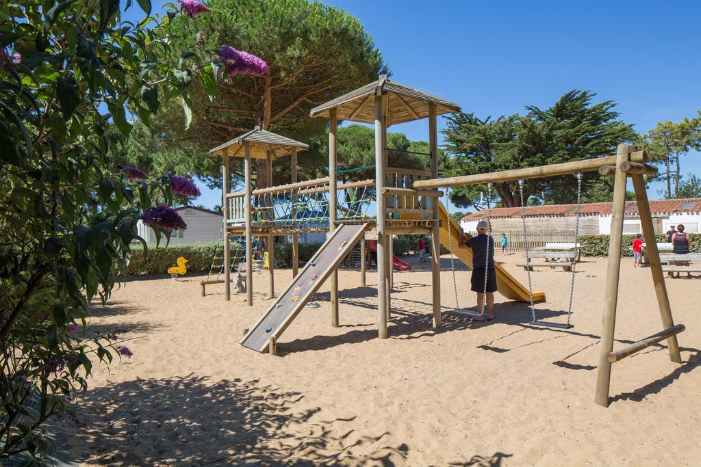 Camping Le Suroit Le Bois-Plage-en-Ré Екстериор снимка
